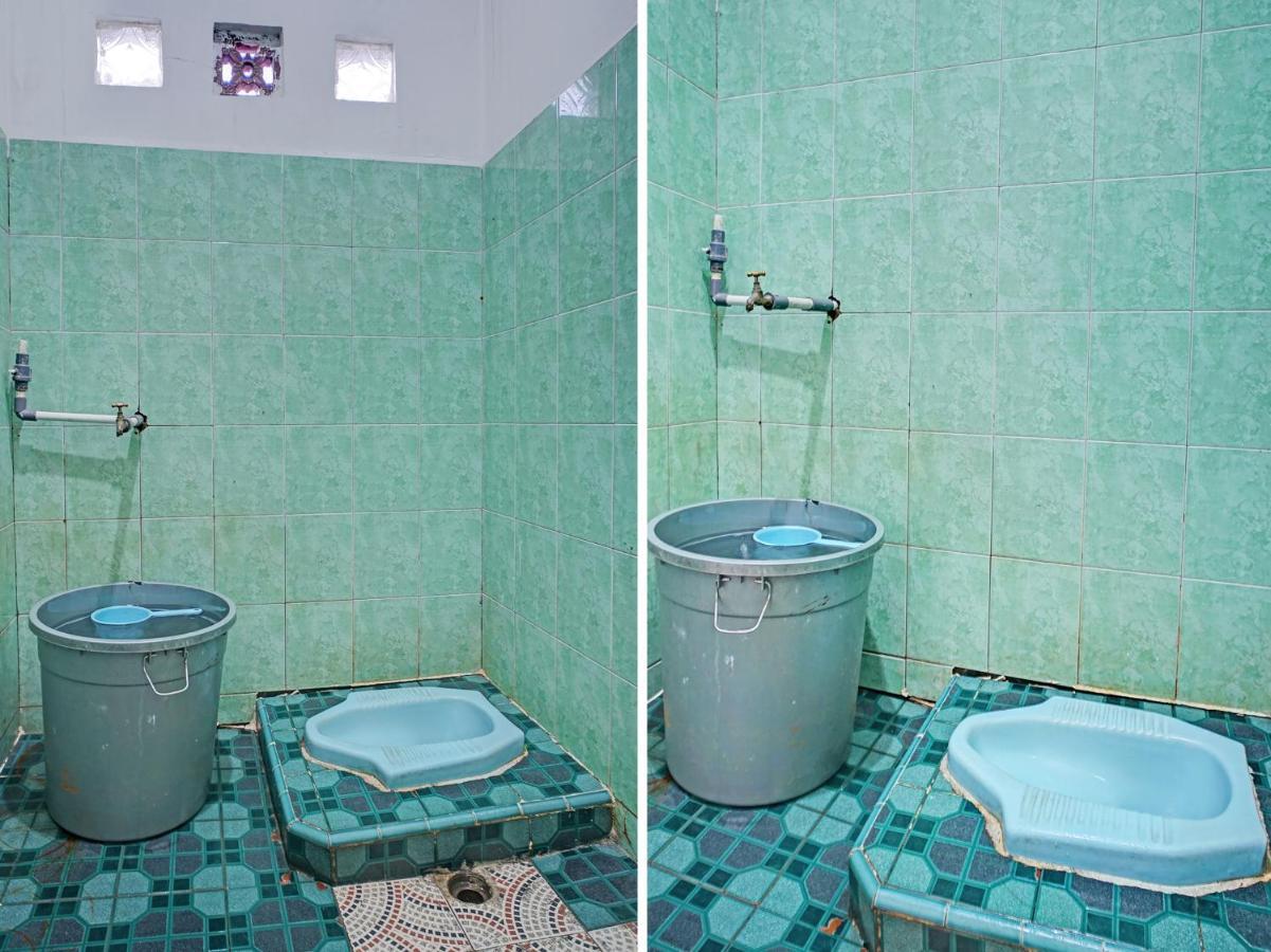 Oyo 90209 Dk Singarimbun Berastagi Homestay Exterior foto